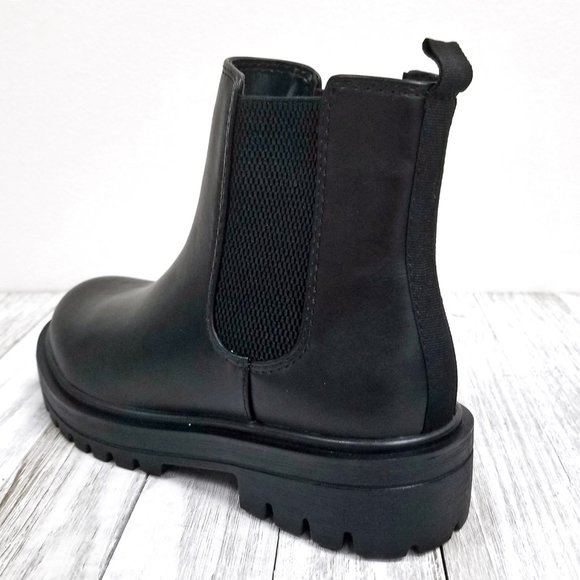 Restocked Black Chelsea Elastic Ankle Boots Bootie - Picture 4 of 4